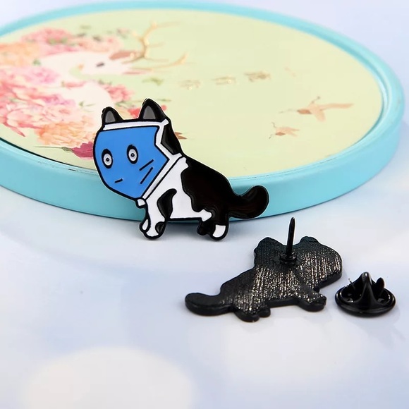 Silly Cat Mask Enamel Pin Dorky Kitten Facemask - Picture 2 of 10